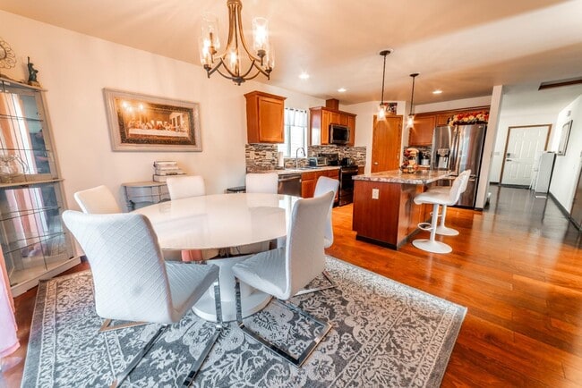 Building Photo - Lynnwood Home