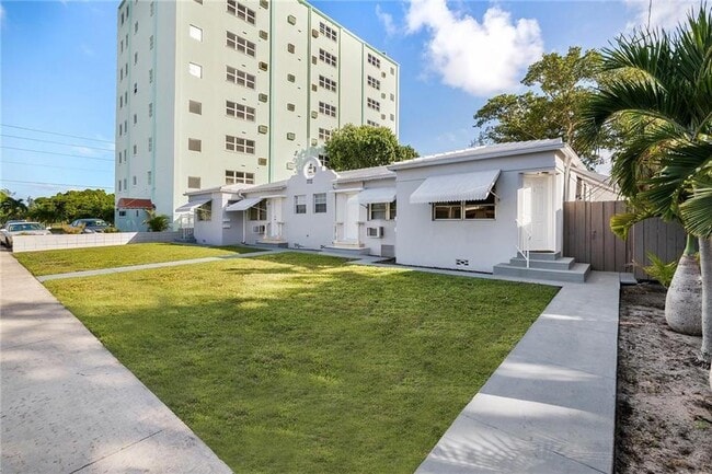 Building Photo - 1712 Pierce St