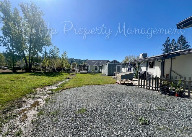Building Photo - Charming 3 Bedroom Willow Springs Retreat ...