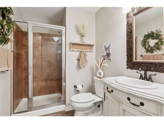 Building Photo - 640 Main St N