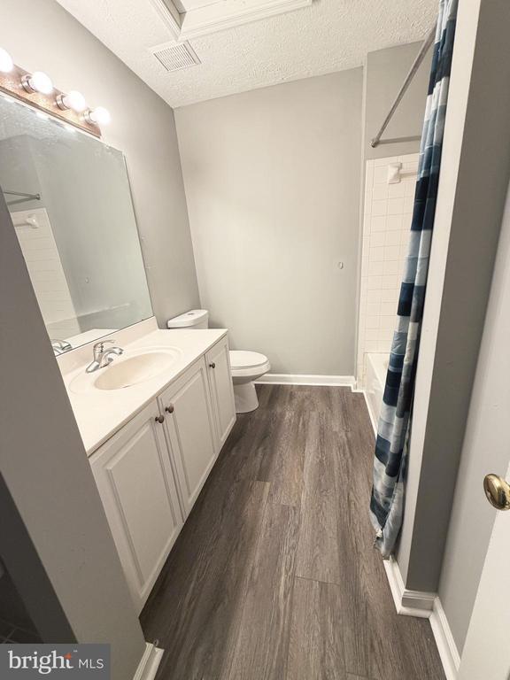 Building Photo - 8624 Mayaone St