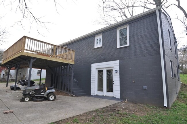 Building Photo - 820 Patricia Dr