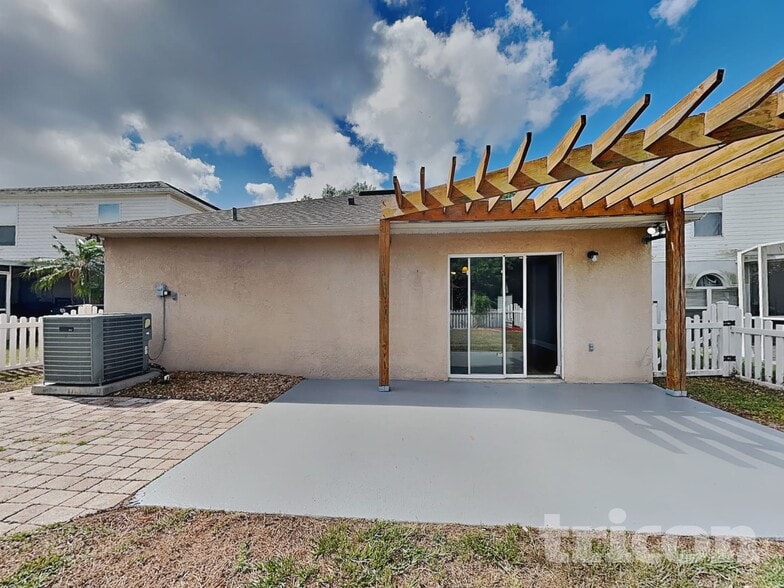 Building Photo - 10610 Opus Dr