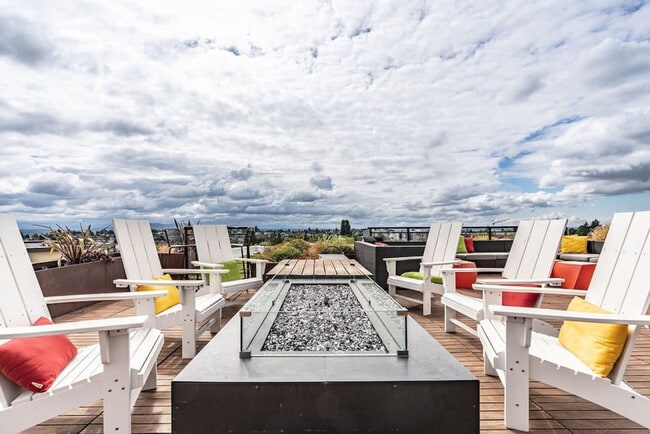 Building Photo - 1717 22nd Ave