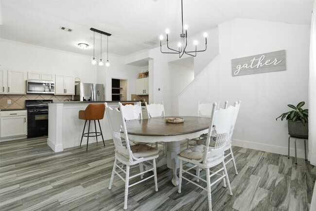 Building Photo - 14410 Long Meadow Dr