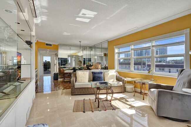 Building Photo - 1481 S Ocean Blvd