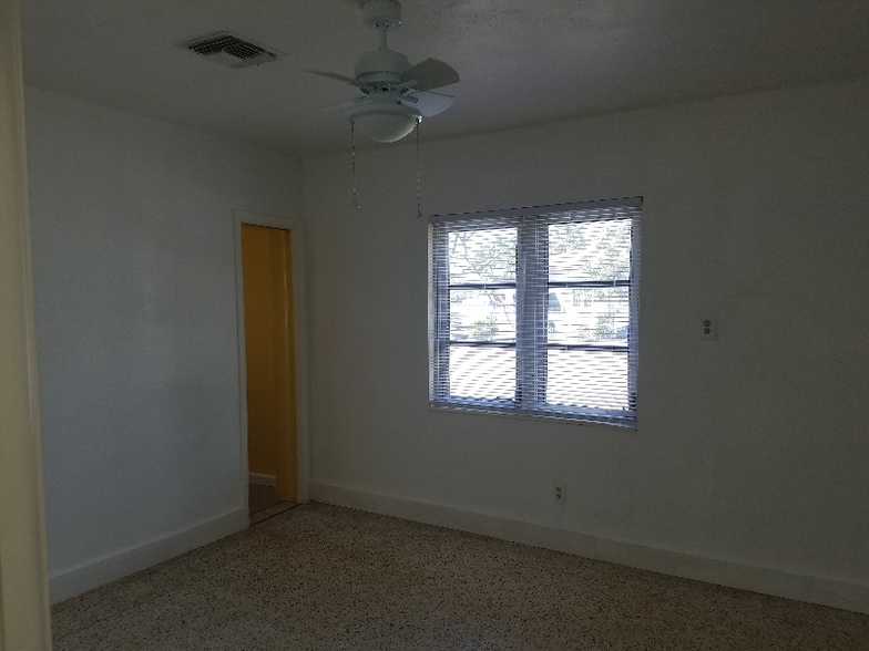 Building Photo - 13406 Boca Ciega Ave