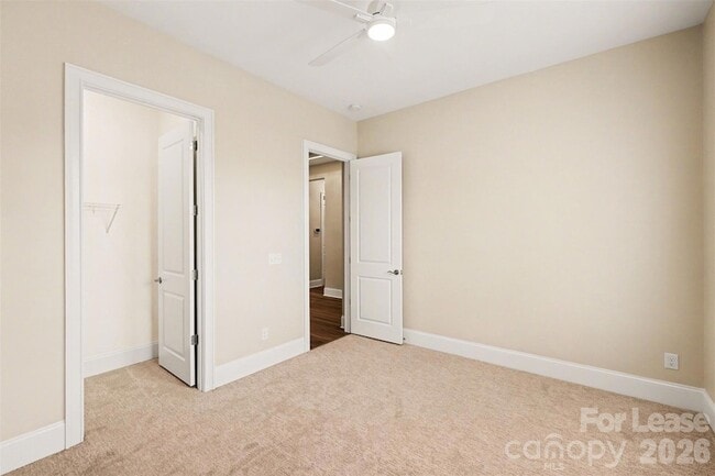 Building Photo - 2026 Lake Como Dr