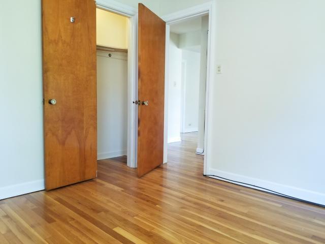 Building Photo - 2 bedroom in Riverside IL 60546