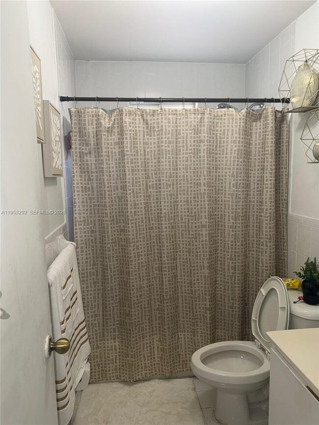 Building Photo - 3254 W 70th St