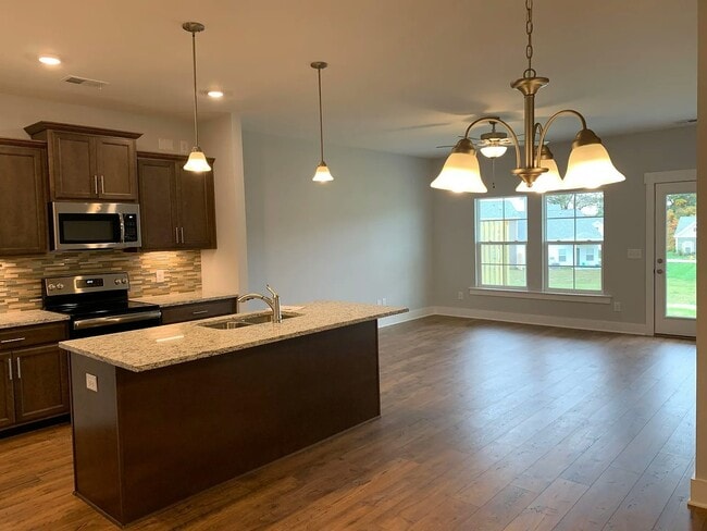 Building Photo - 2043 Orangery Dr