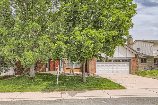 Building Photo - **Stunning 5-Bedroom 4-Bathroom Home in Li...