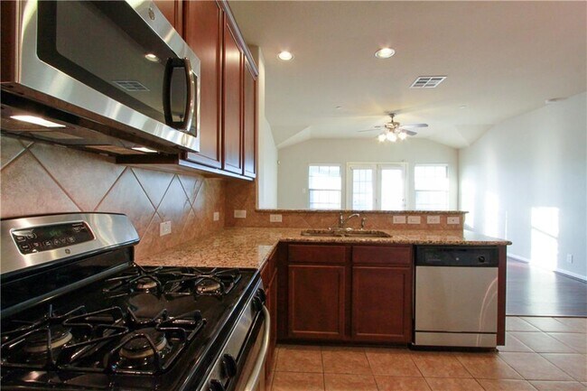 Building Photo - 3101 Davis Ln