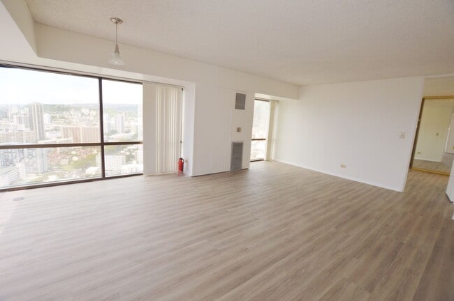 Building Photo - Century Center 2 bed, 2 bath, 1 parking 10...