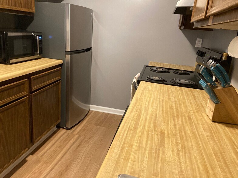 Building Photo - 2469 Brook Ledge Rd