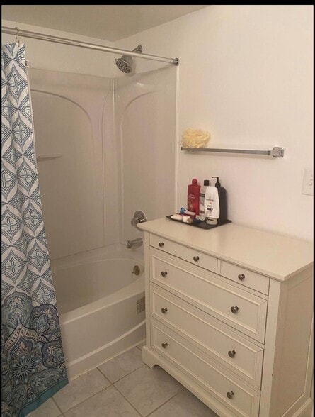 Building Photo - 8746 Talbott Farm Dr