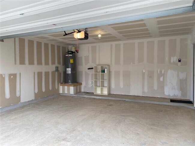 Building Photo - 652 Pheasant Hill Ln