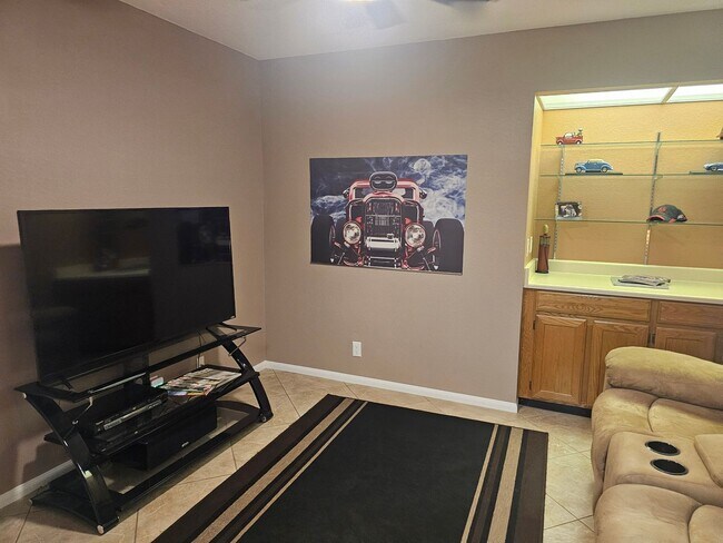 Building Photo - Fully Furnished Summer Rental