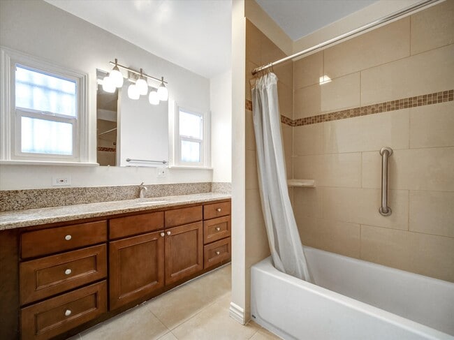 Building Photo - 243 N Berendo St