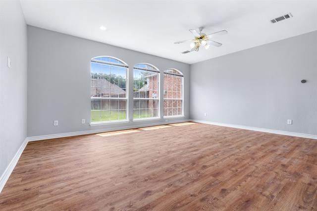 Building Photo - 1404 Honey Locust Dr