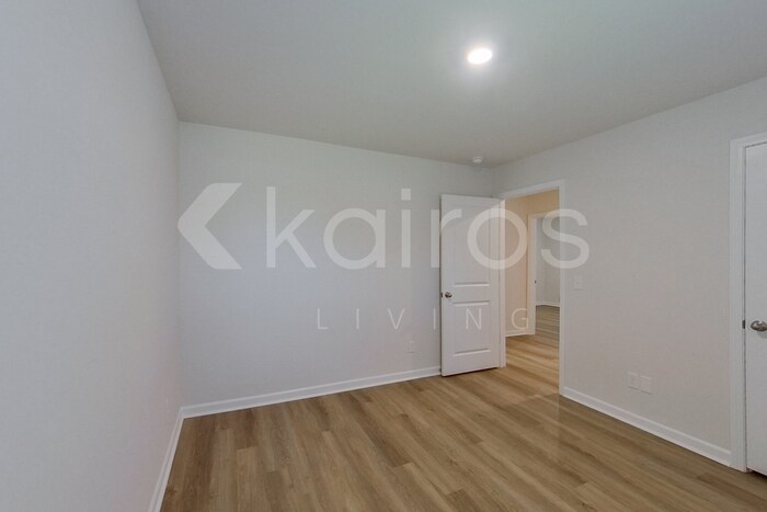 Building Photo - 109 Inez Ave