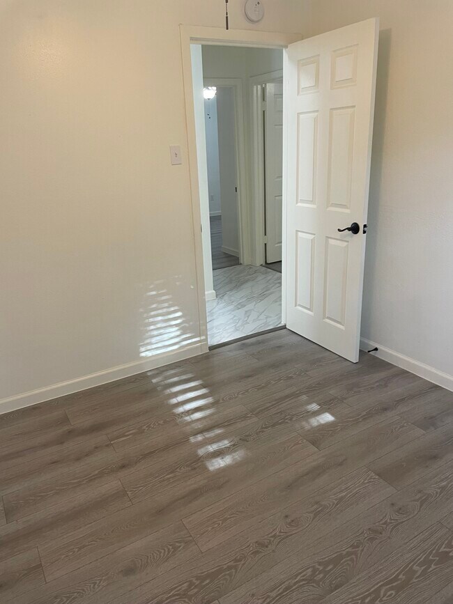 Building Photo - 6705 Covington Dr