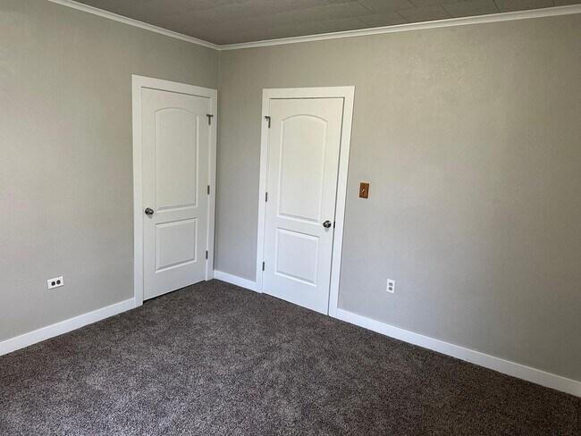 Building Photo - For Rent: 3 Bed / 1 Bath Home in Oconto