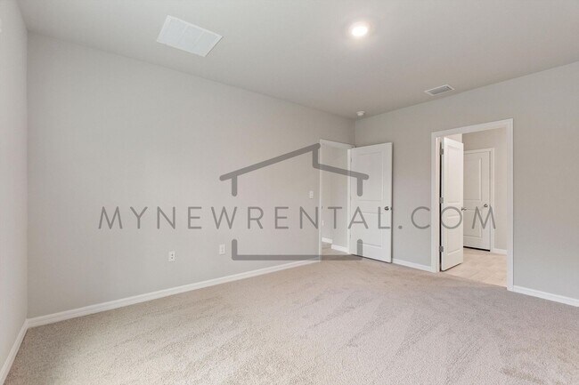 Building Photo - Deposit-Free! Modern, energy efficient hom...