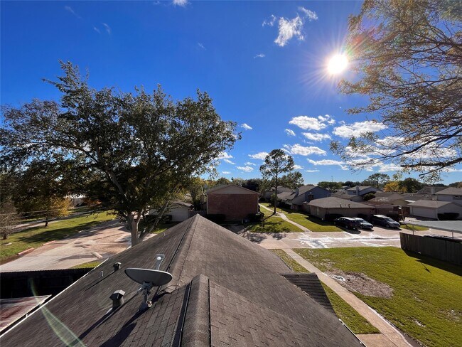 Building Photo - 12829 High Star Dr