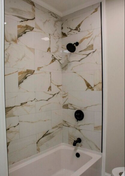 Building Photo - 2030 Euclid Ave