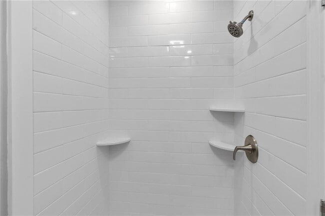 Building Photo - 376 Arnolds Neck Dr