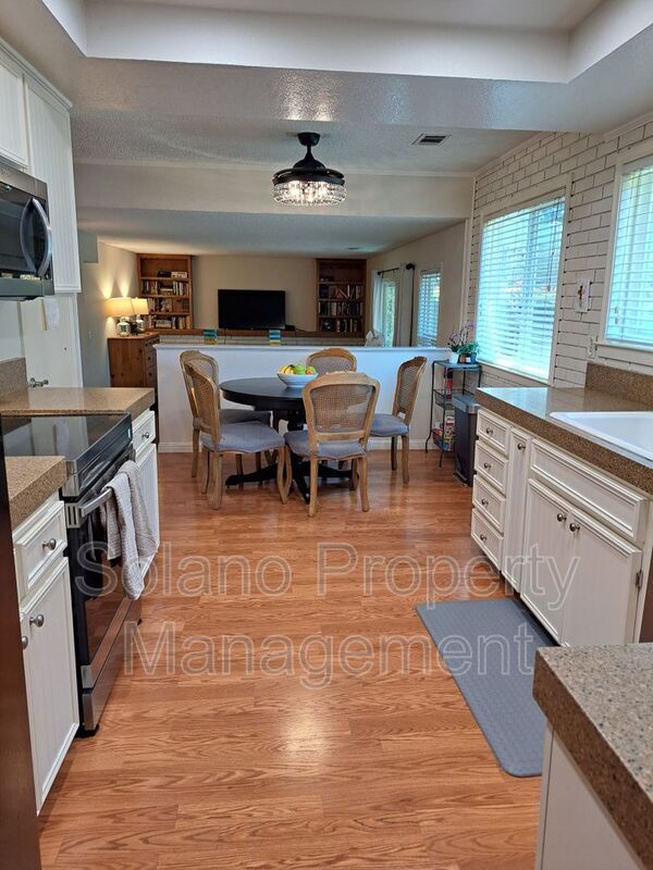 Building Photo - 110 Wayne Ct