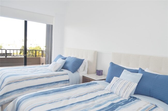 Building Photo - 251 Crandon Blvd