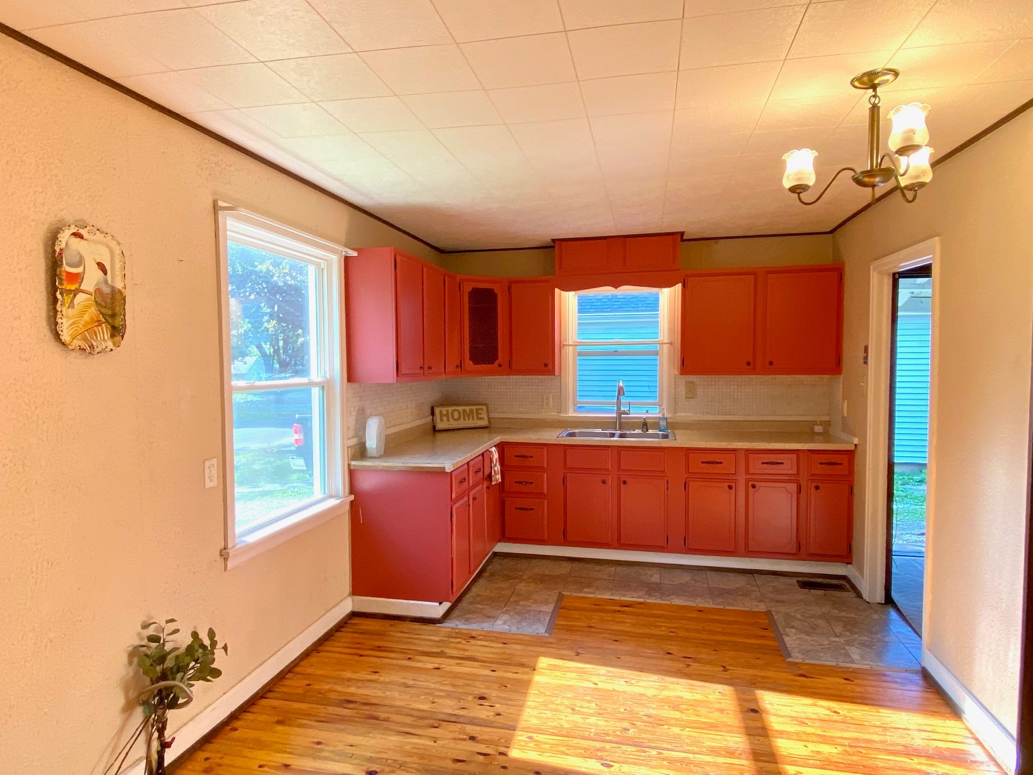 Building Photo - 608 S Webber St