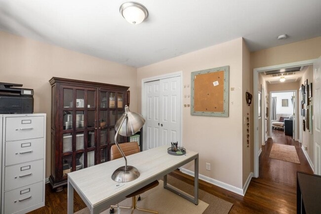 Building Photo - 4014 Foxglove Rd
