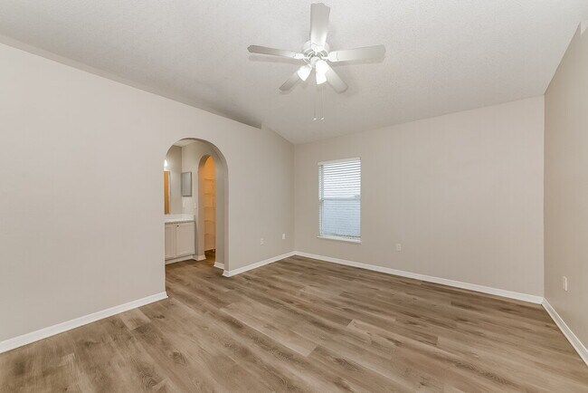 Building Photo - 1023 Brenton Leaf Dr