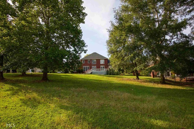 Building Photo - 411 Barrington Hall Dr