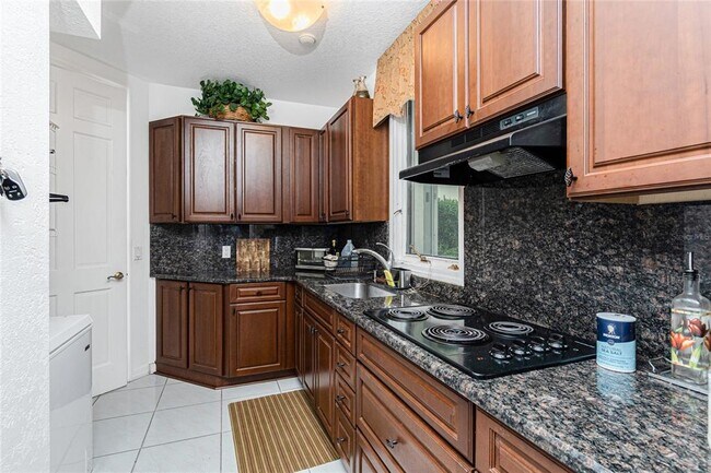 Building Photo - 202 George Rd SE