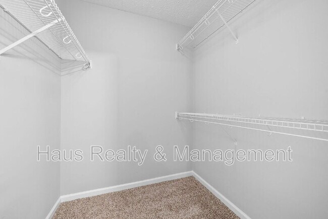 Building Photo - 1626 Autumn Dr