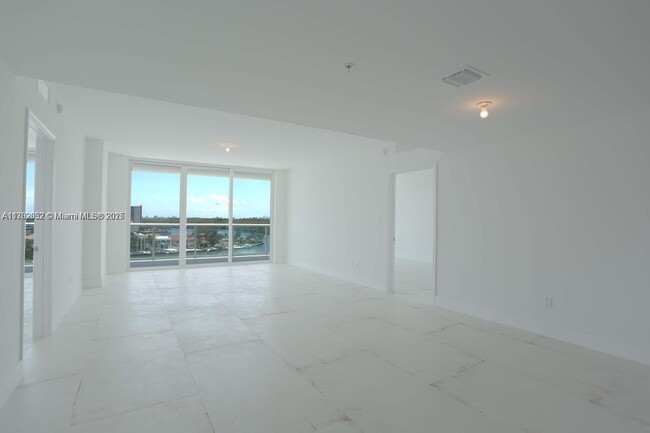 Building Photo - 400 Sunny Isles Blvd