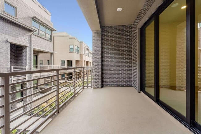 Building Photo - 202 Stone Pine Terrace