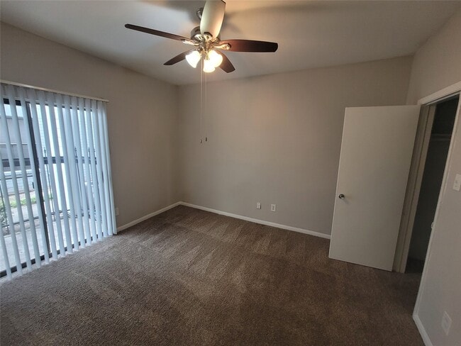 Building Photo - 7250 W Greens Rd