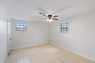 Building Photo - 2910 San Augustine Ave