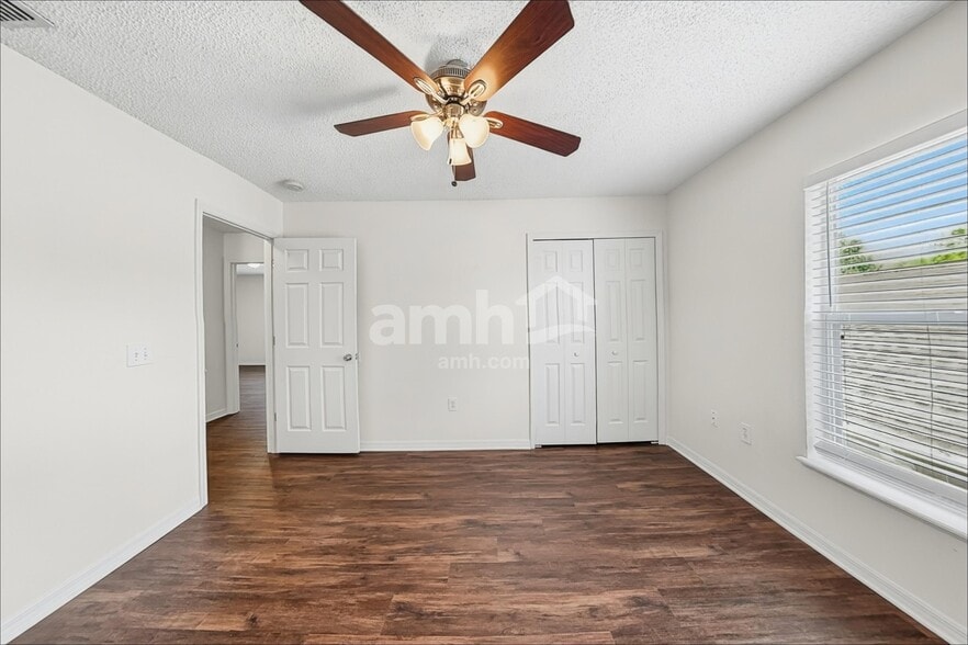 Building Photo - 10421 Opus Dr