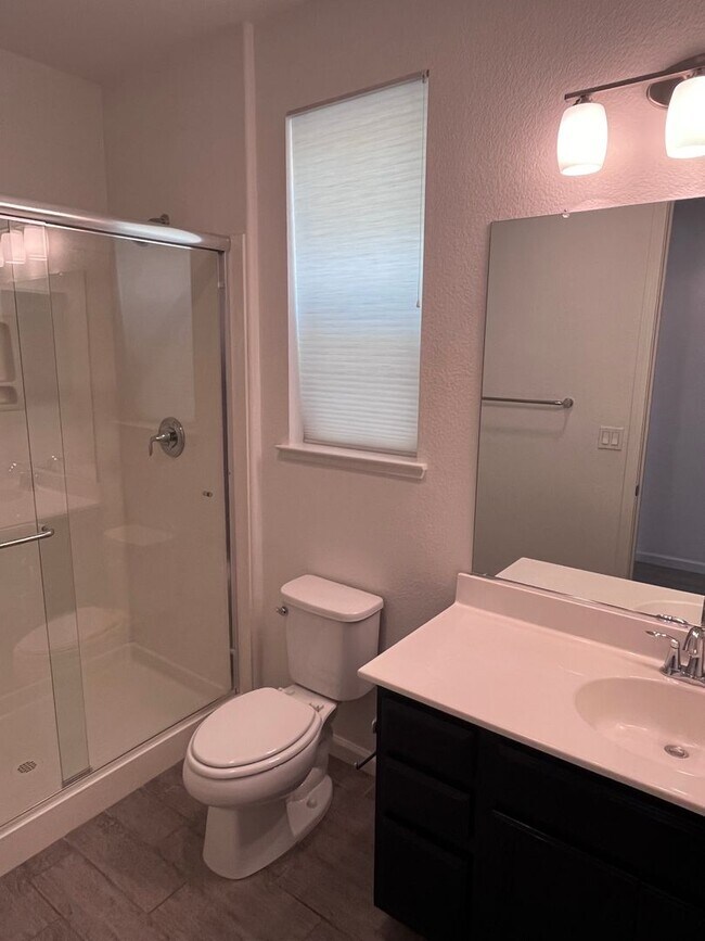 Building Photo - BEAUTIFUL HOME IN ROSEVILLE IN THE GATED COMMUNITY OF STONE POINT!!