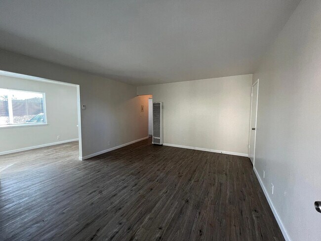 Building Photo - 16601 Lark Ave