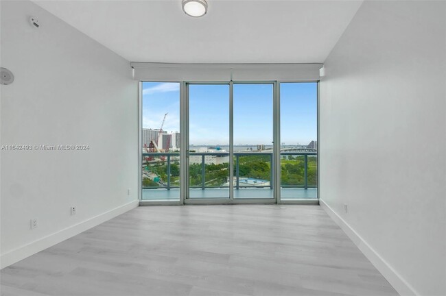 Building Photo - 888 Biscayne Blvd