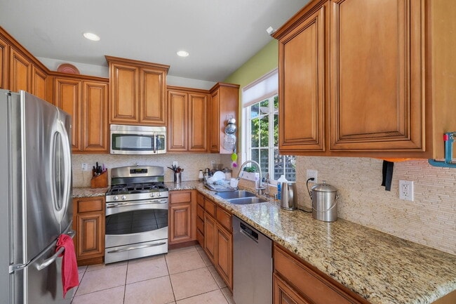 Building Photo - 820 Almar Ave