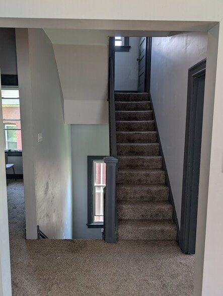 Building Photo - 430 Dawson Ave