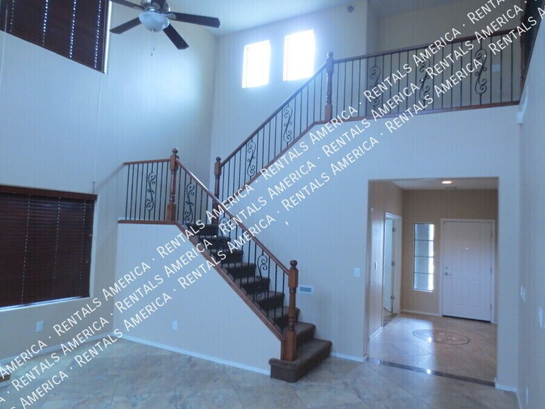 Building Photo - 1912 W Black Hill Rd